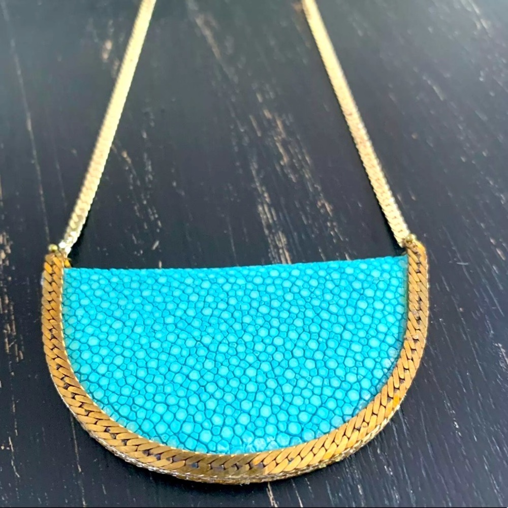 Serefina Stingray Crest Necklace Turquoise​